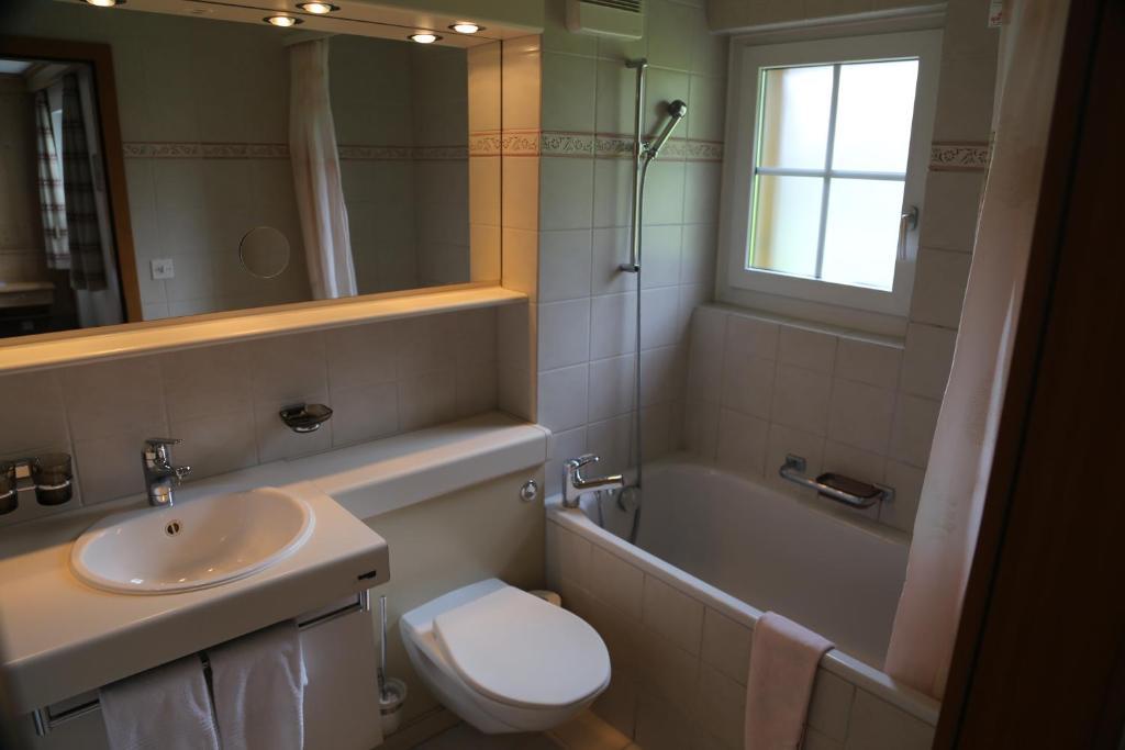 Hotel Alte Post Γκρίντελβαλντ Δωμάτιο φωτογραφία